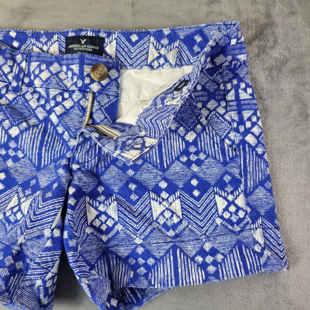 American Eagle Outfitters Womens Blue White Geometric Midi Shorts Size 2 Stretch